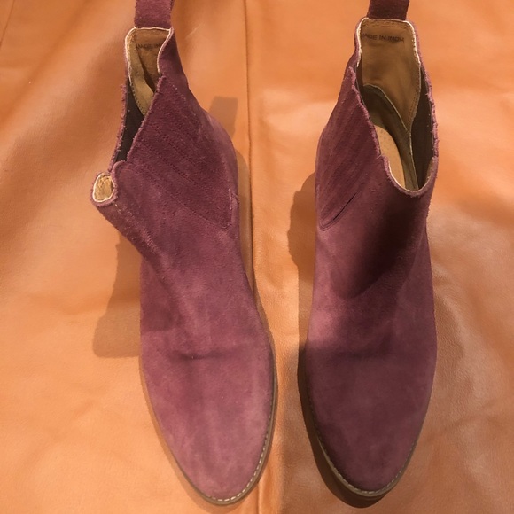Urban Outfitters Suede Ankle Boots - Picture 2 of 4